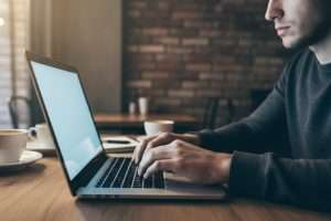 Effectuer une recherche Google ou saisir une URL : le guide