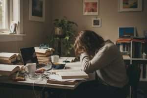 Les 12 étapes du burn-out : comprendre sa progression