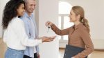 Comparaison entre bail commercial 3-6-9 et bail dérogatoire : lequel choisir pour votre projet ?